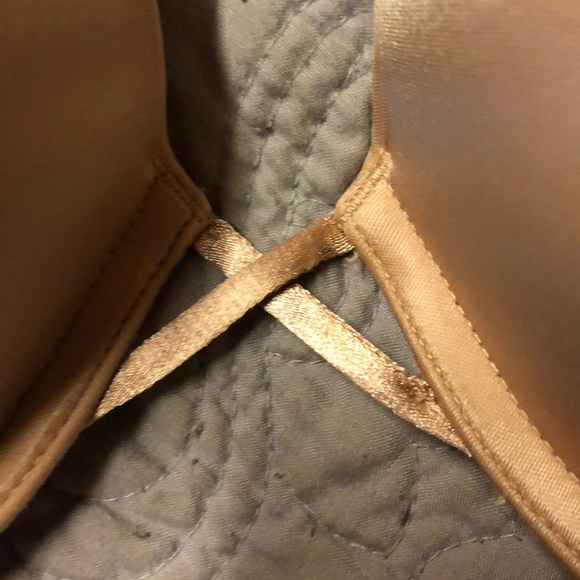 VICTORIA’S SECRET BOMBSHELL BRA 36C - Picture 4 of 5